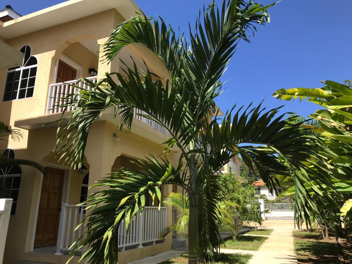 Sommerville Resorts Негрил Екстериор снимка